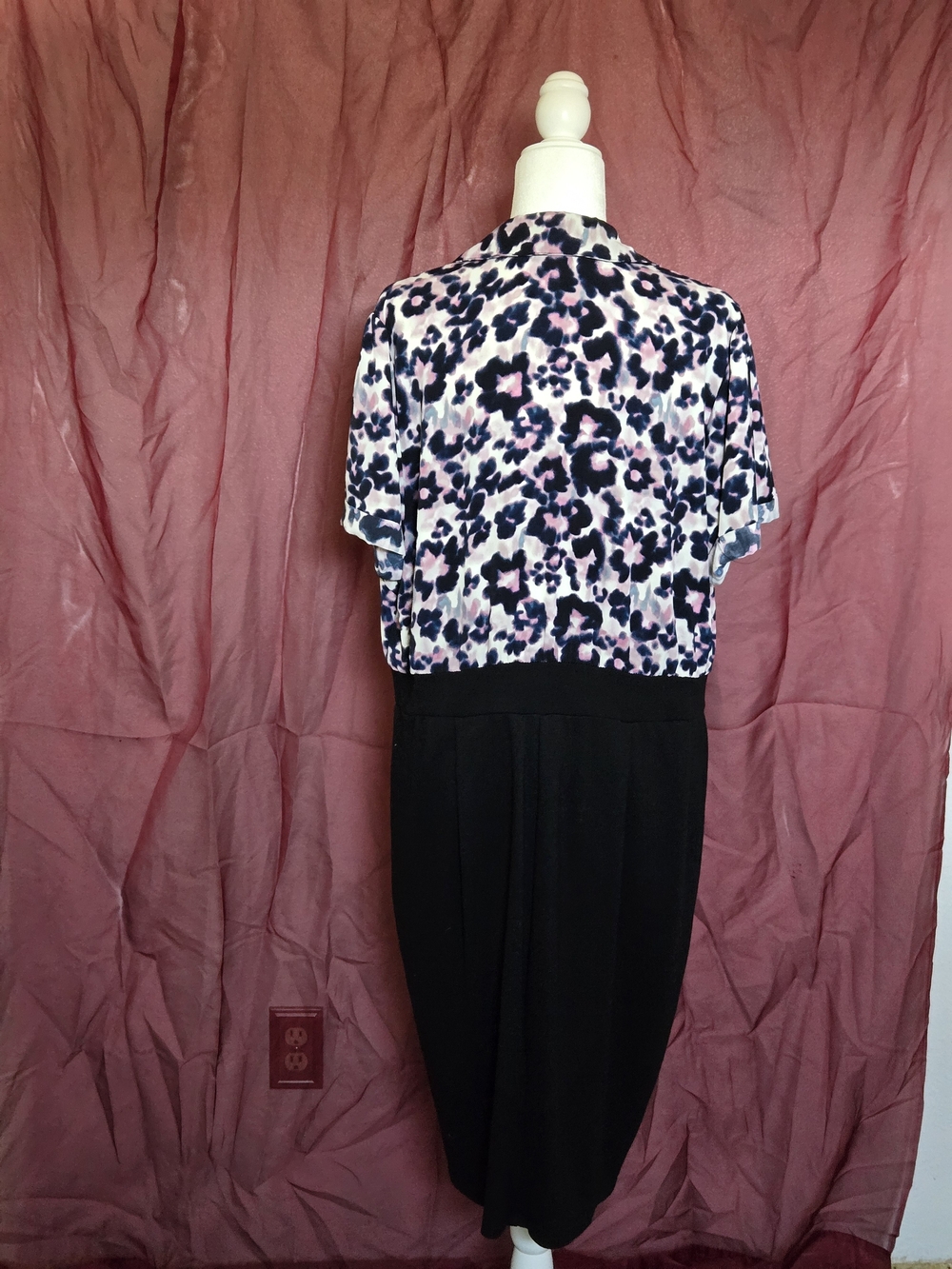 torrid Black Pencil Skirt with Pink and Navy Leopard Print Top - Picture 2 of 6